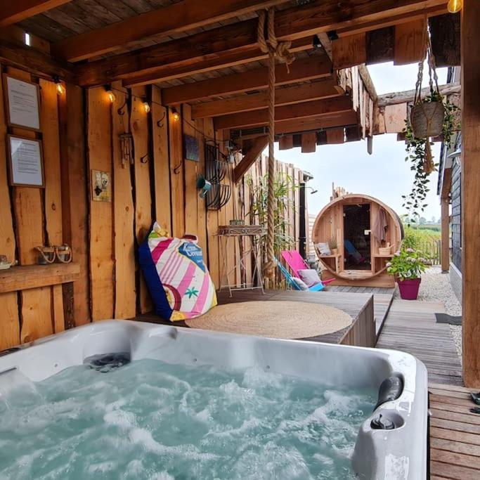 Wellness Chalet Met Jacuzzi, Sauna, Omheinde Tuin, Sint-Annaland Exterior foto