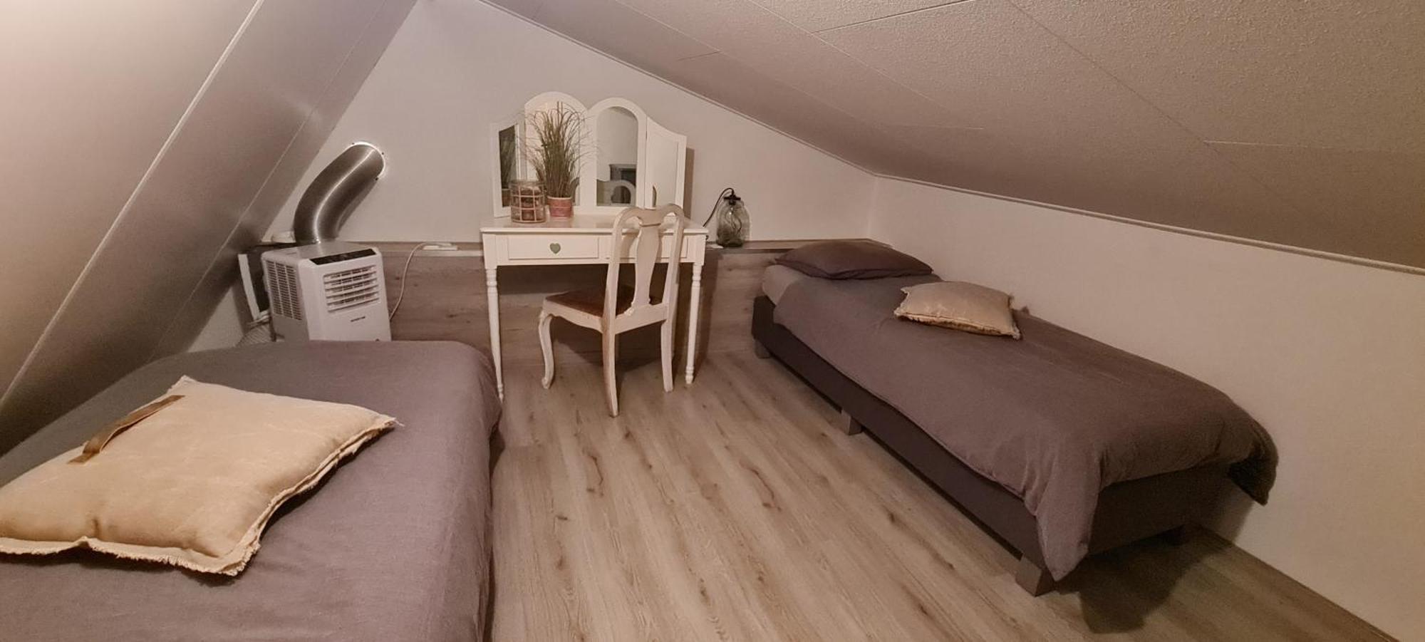 Wellness Chalet Met Jacuzzi, Sauna, Omheinde Tuin, Sint-Annaland Exterior foto